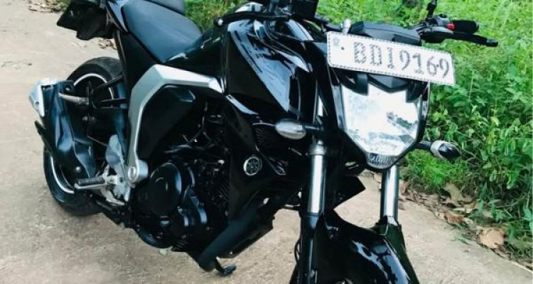 YAMAHA FZ 2015