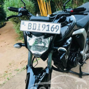 YAMAHA FZ 2015