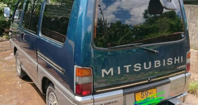 MITSUBISHI DELICA PO5 1992