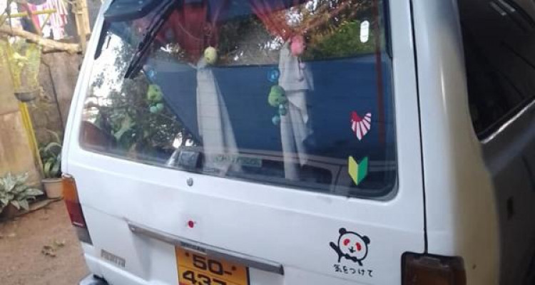 NISSAN VANETTE 1983
