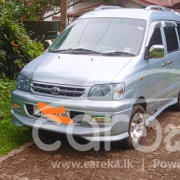 TOYOTA NOAH 2002