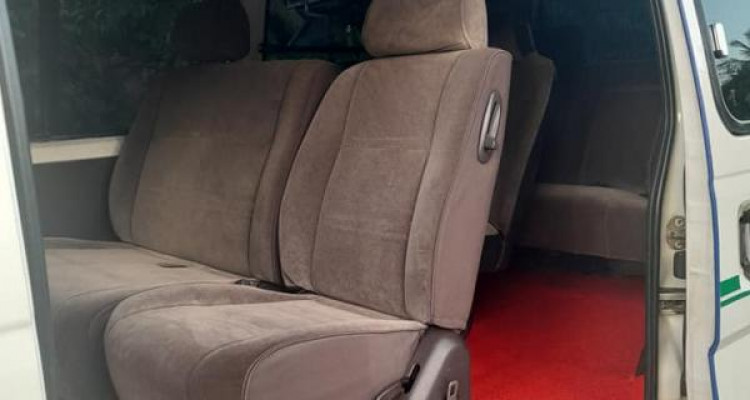 NISSAN CARAVAN 1995
