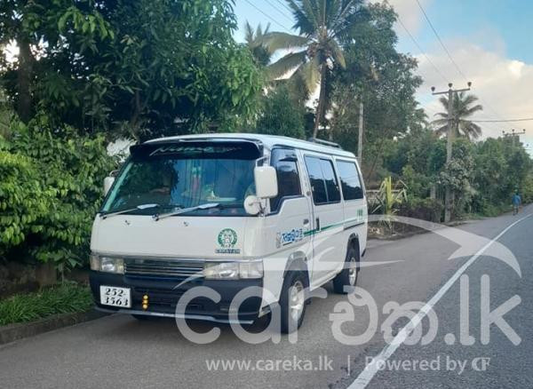 NISSAN CARAVAN 1995