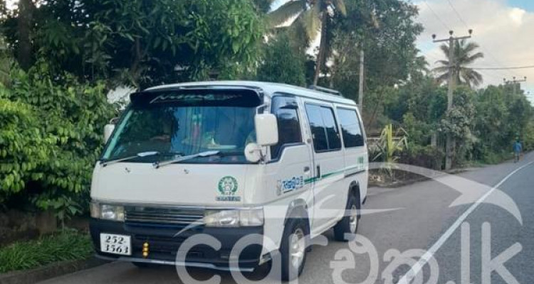 NISSAN CARAVAN 1995