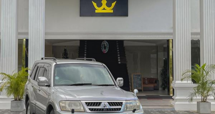 MITSUBISHI MONTERO 2004