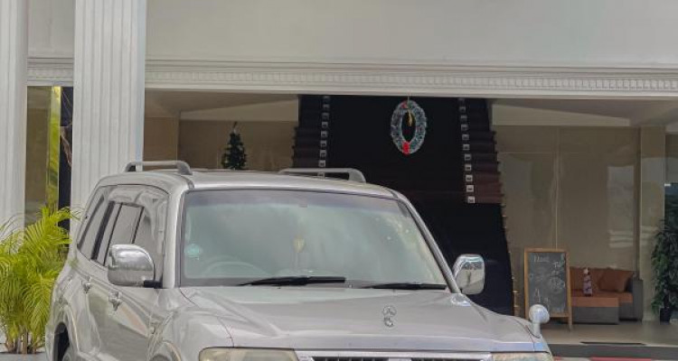 MITSUBISHI MONTERO 2004