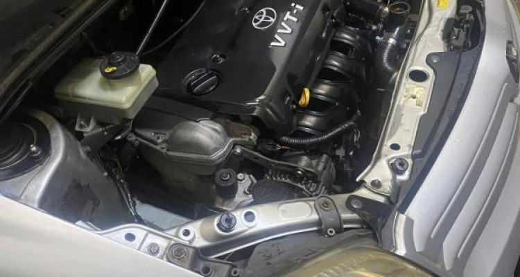 TOYOTA IST 2002