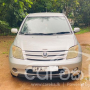 TOYOTA IST 2002