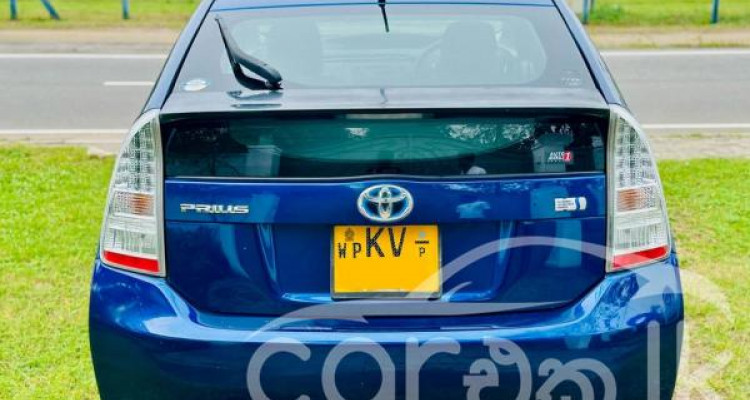 TOYOTA PRIUS 2011