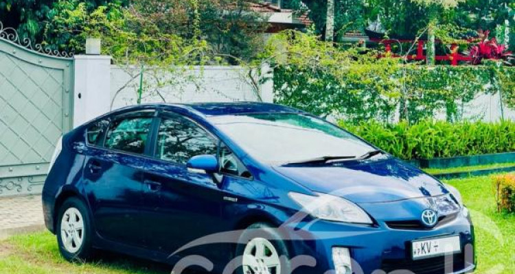 TOYOTA PRIUS 2011