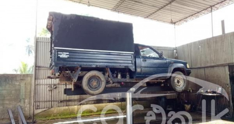 TATA 207 2004
