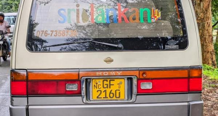 NISSAN CARAVAN 1996