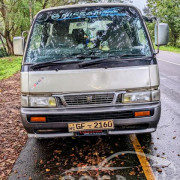 NISSAN CARAVAN 1996