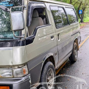 NISSAN CARAVAN 1996
