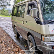 NISSAN CARAVAN 1996