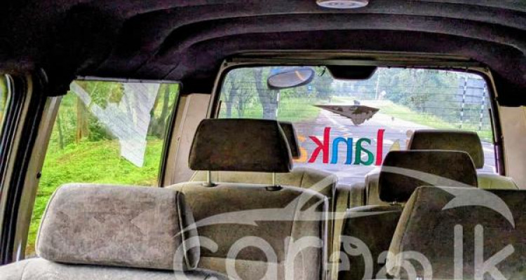 NISSAN CARAVAN 1996