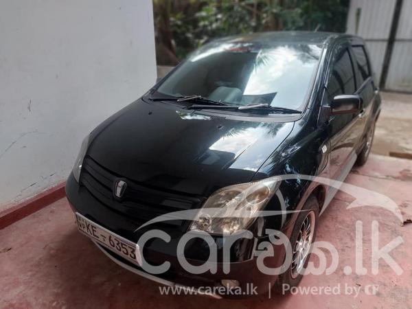 TOYOTA IST 2003