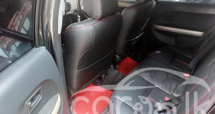 TOYOTA IST 2003