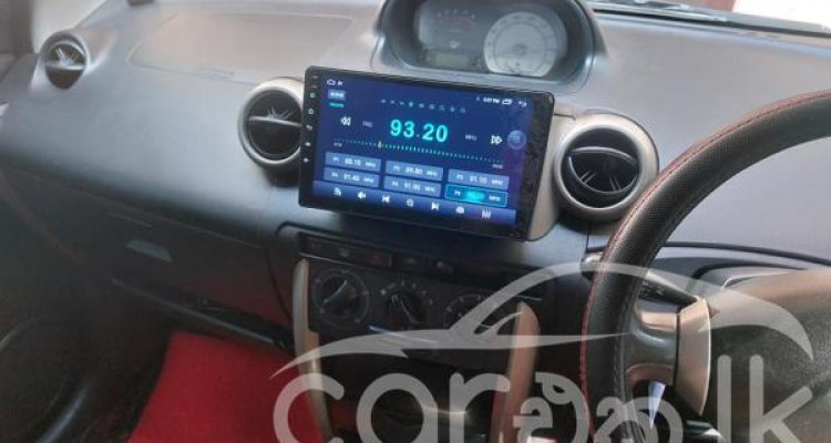 TOYOTA IST 2003