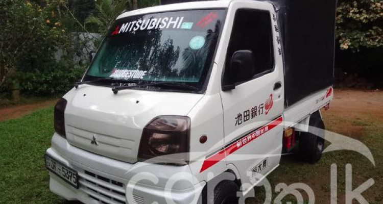 MITSUBISHI MINICAB 1999