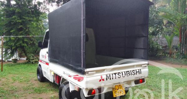MITSUBISHI MINICAB 1999