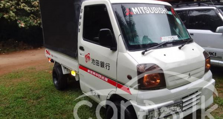 MITSUBISHI MINICAB 1999