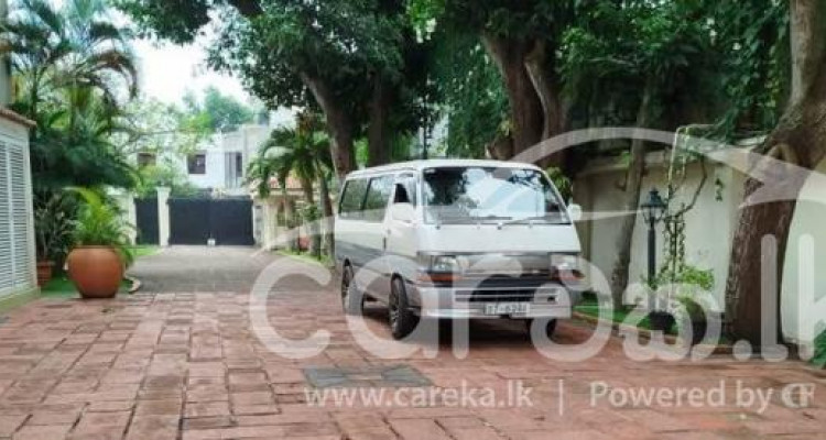 TOYOTA DOLPHIN 1995