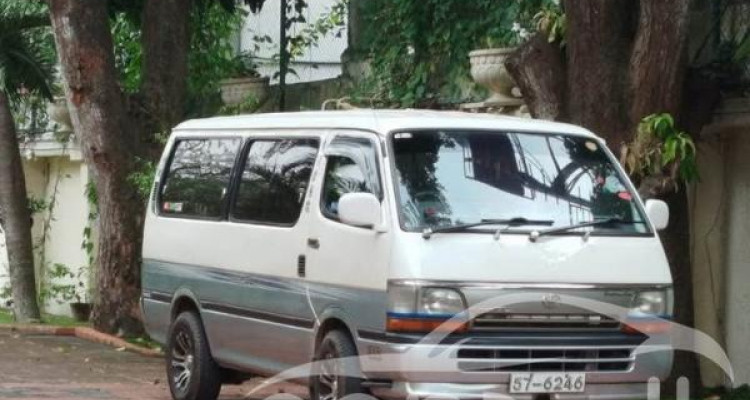 TOYOTA DOLPHIN 1995