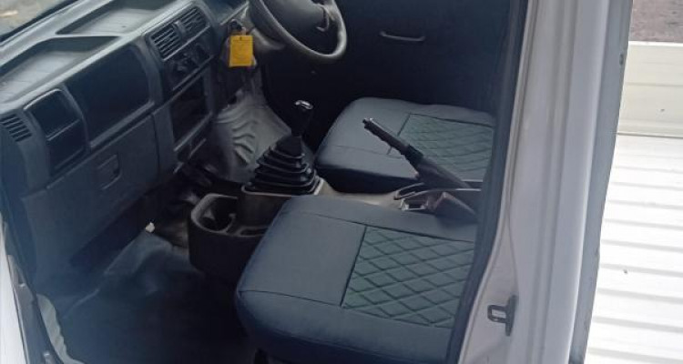 MITSUBISHI MINICAB 2003