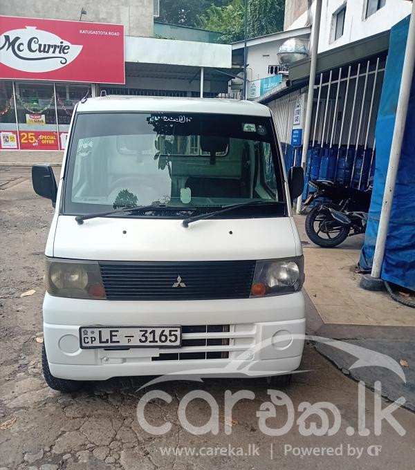 MITSUBISHI MINICAB 2003