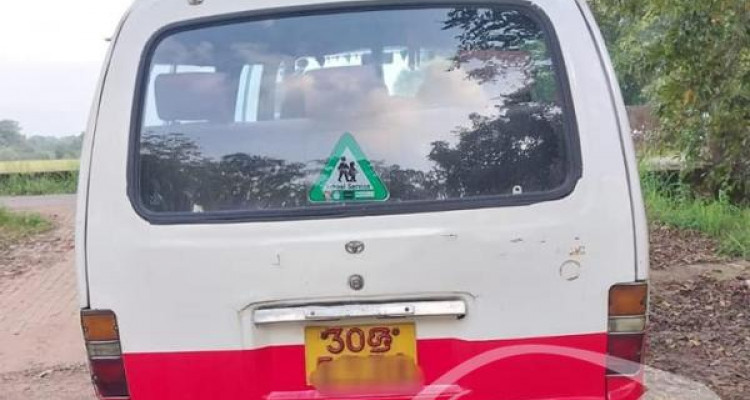 TOYOTA HIACE LH40 1981