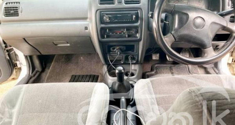 MAZDA FAMILIA 1997