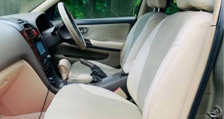 NISSAN CEFIRO 2000