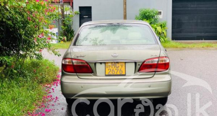 NISSAN CEFIRO 2000