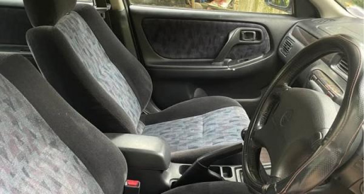 NISSAN BLUEBIRD 1998
