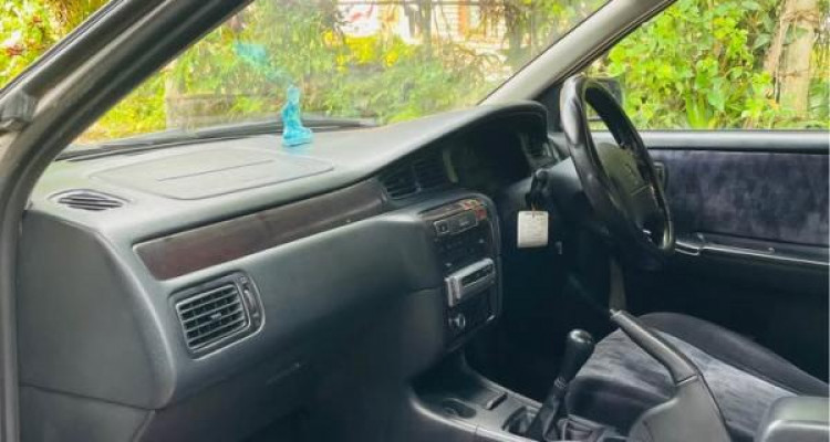 NISSAN BLUEBIRD 1998