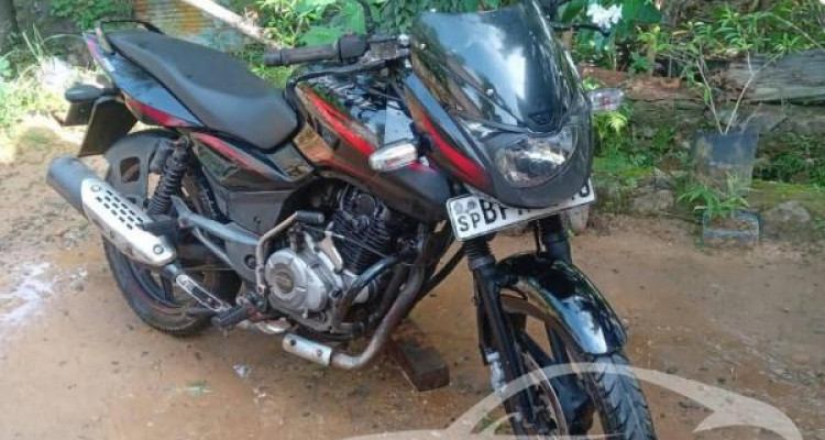 BAJAJ PULSAR 150 2017