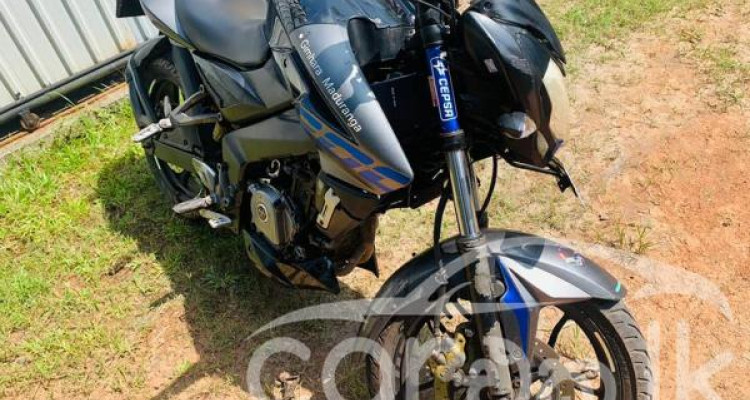 BAJAJ PULSAR NS200 2017