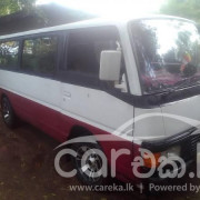 NISSAN CARAVAN 1985
