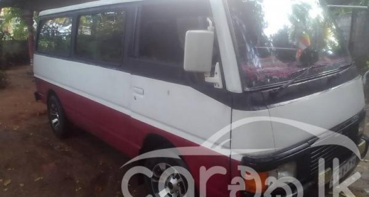 NISSAN CARAVAN 1985