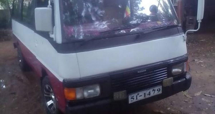 NISSAN CARAVAN 1985