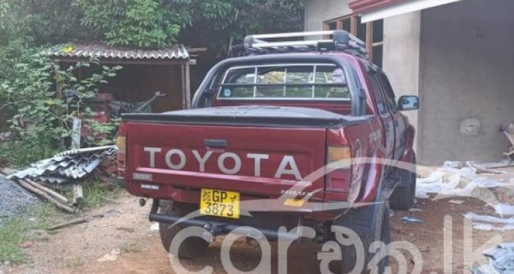 TOYOTA HILUX 107 1995