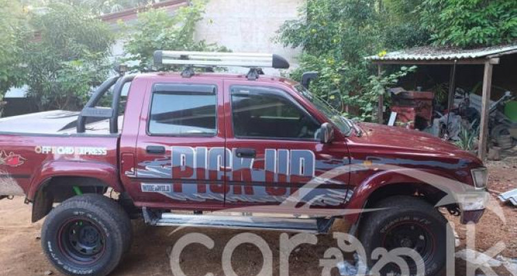 TOYOTA HILUX 107 1995