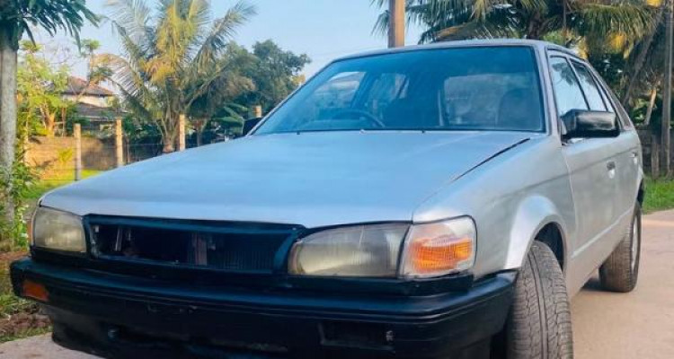 MAZDA FAMILIA 323 1985