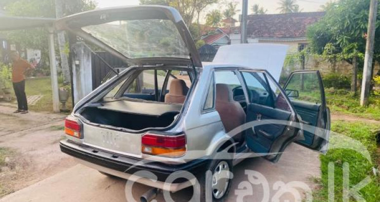 MAZDA FAMILIA 323 1985