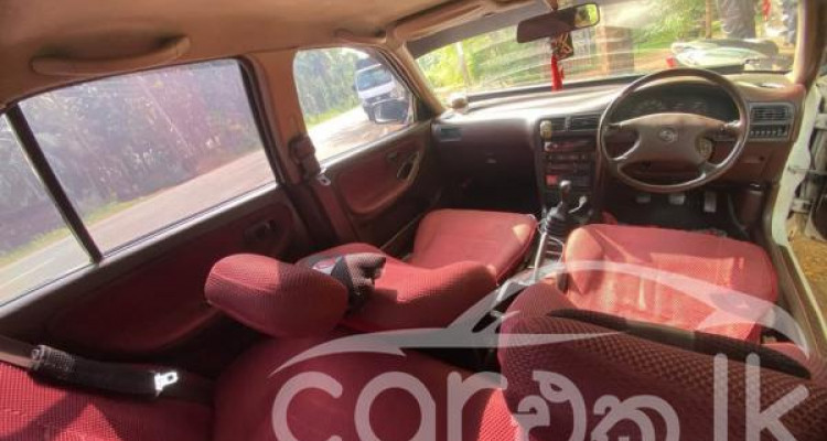 NISSAN SUNNY SB13 1990