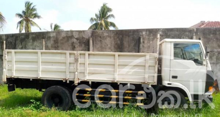 TATA LORRY 2001