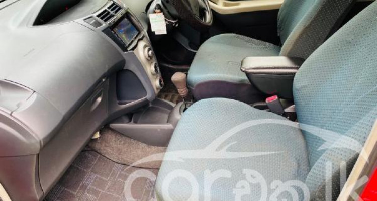 TOYOTA VITZ 2005
