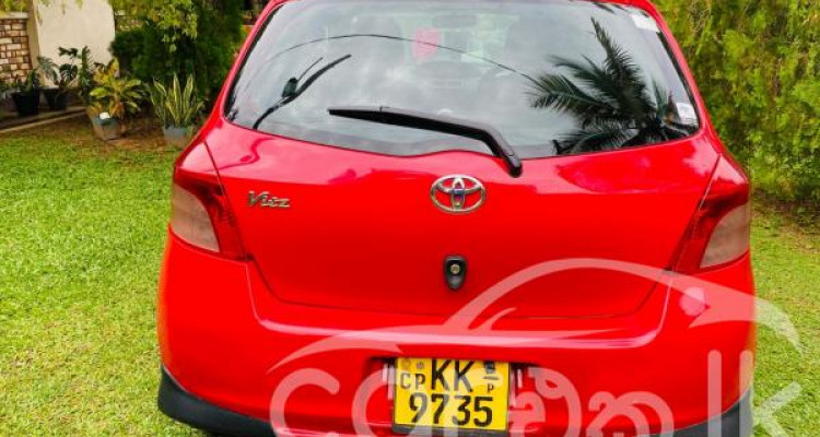 TOYOTA VITZ 2005