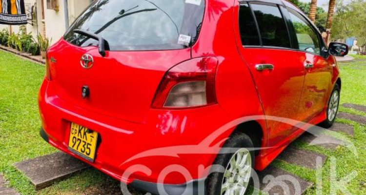 TOYOTA VITZ 2005